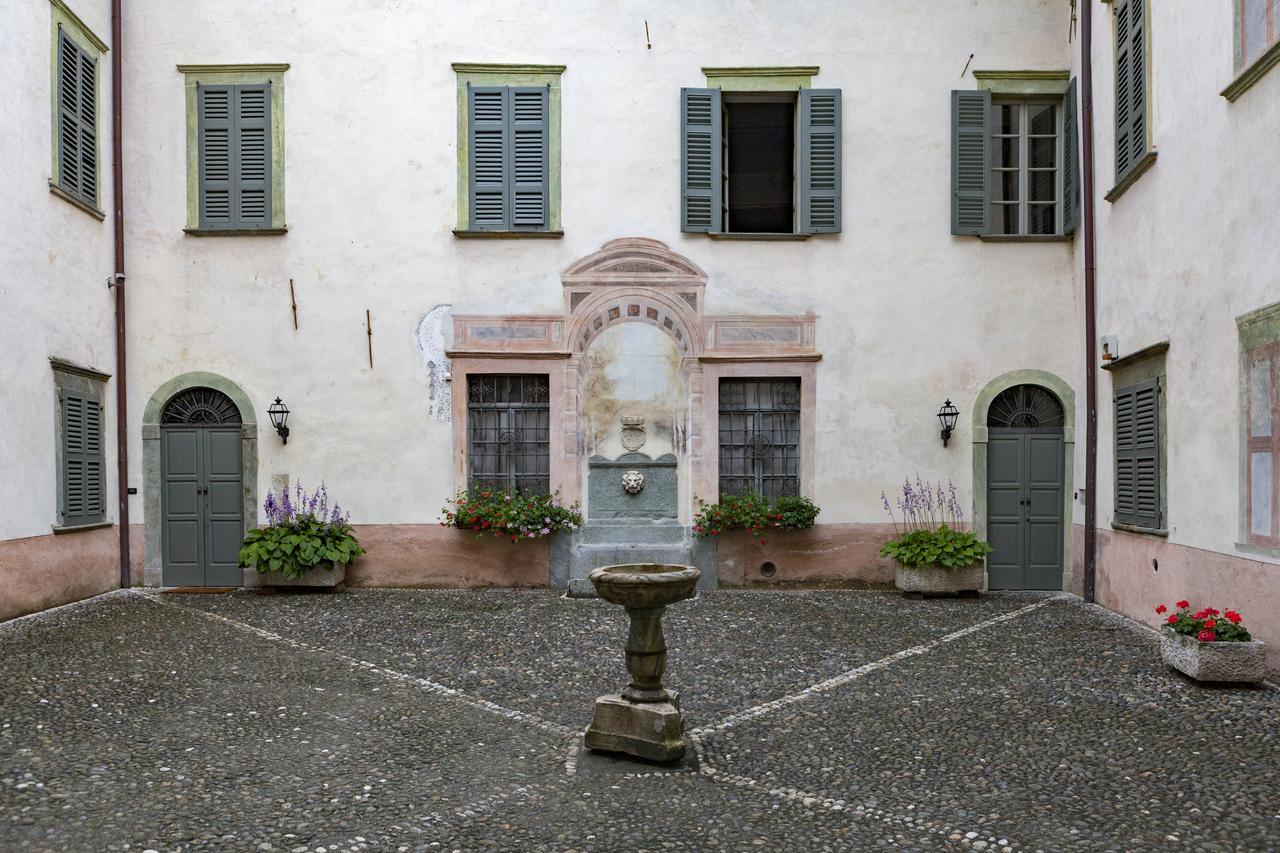 Palazzo Salis - La Dimora Del Conte Apartment Tirano Luaran gambar